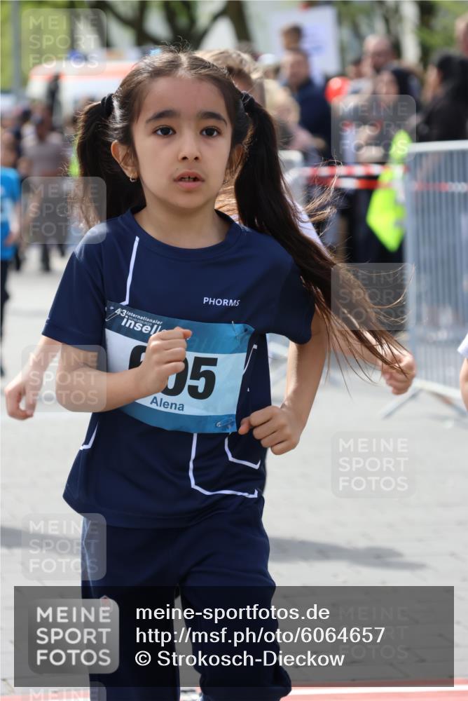 07.04.2024 - 43. Internationalen Wilhelmsburger Insellauf Strokosch-Dieckow http://msf.ph/oto/6064657 07.04.2024 13:10:06 Ziel 32, 108, 128, 177, 229, 297, 330, 409, 410, 594, 595, 596, 600, 602, 604, 605, 680, 715, 730, 736, 740, 745, 747, 755, 762, 776, 928, 934, 1086, 1109 meine-sportfotos.de