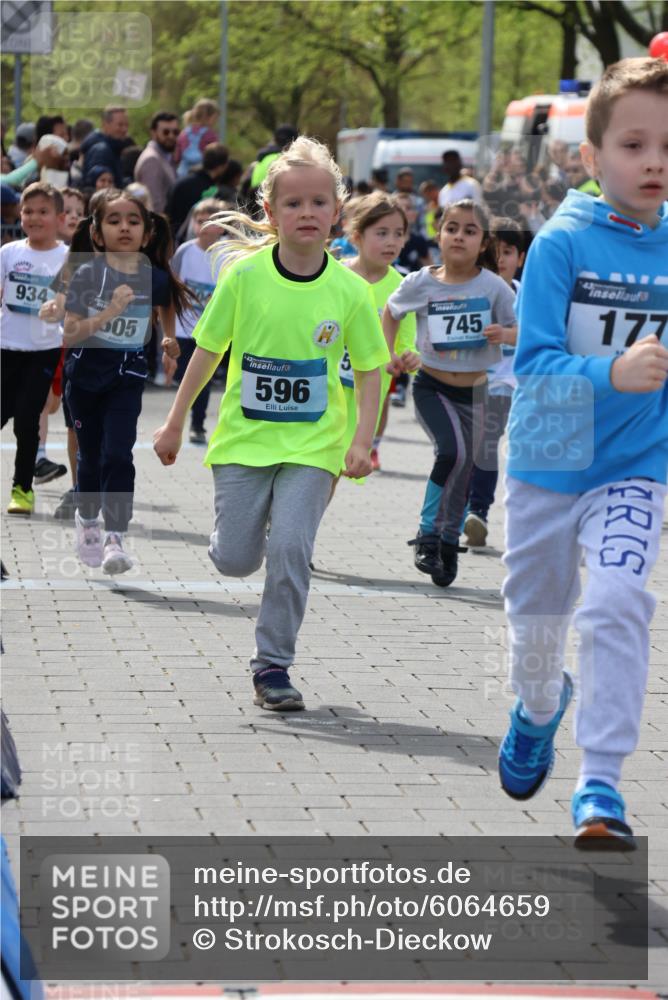 07.04.2024 - 43. Internationalen Wilhelmsburger Insellauf Strokosch-Dieckow http://msf.ph/oto/6064659 07.04.2024 13:10:02 Ziel 32, 71, 108, 128, 177, 229, 297, 330, 409, 410, 595, 596, 602, 604, 605, 680, 736, 740, 745, 747, 755, 776, 897, 928, 934, 1086, 1109 meine-sportfotos.de
