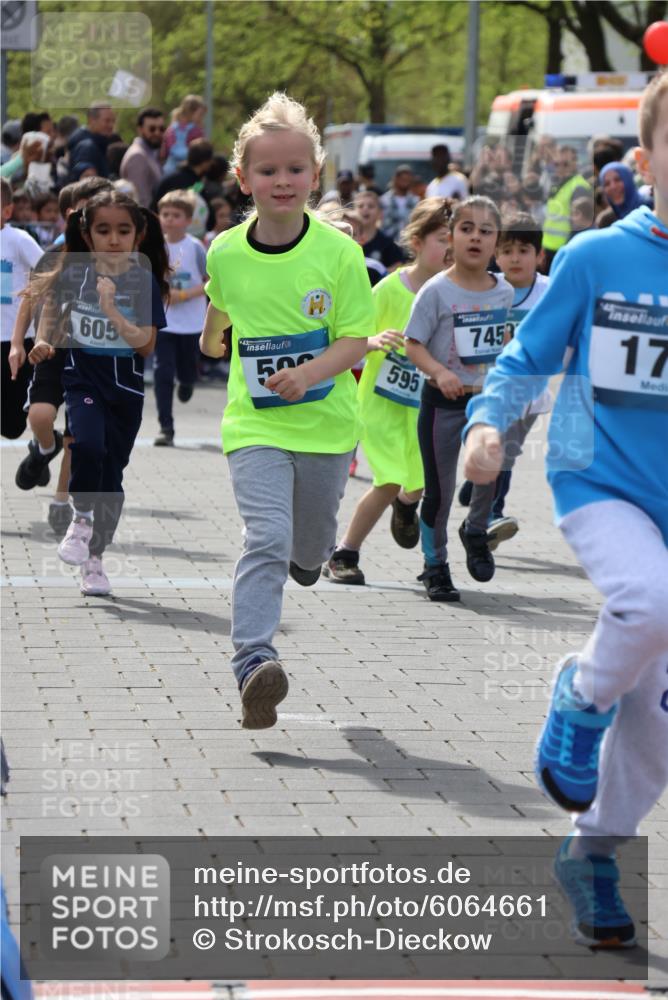07.04.2024 - 43. Internationalen Wilhelmsburger Insellauf Strokosch-Dieckow http://msf.ph/oto/6064661 07.04.2024 13:10:03 Ziel 32, 108, 128, 177, 229, 297, 330, 409, 410, 595, 596, 602, 604, 605, 680, 715, 736, 740, 745, 747, 755, 776, 897, 928, 934, 1086, 1109 meine-sportfotos.de