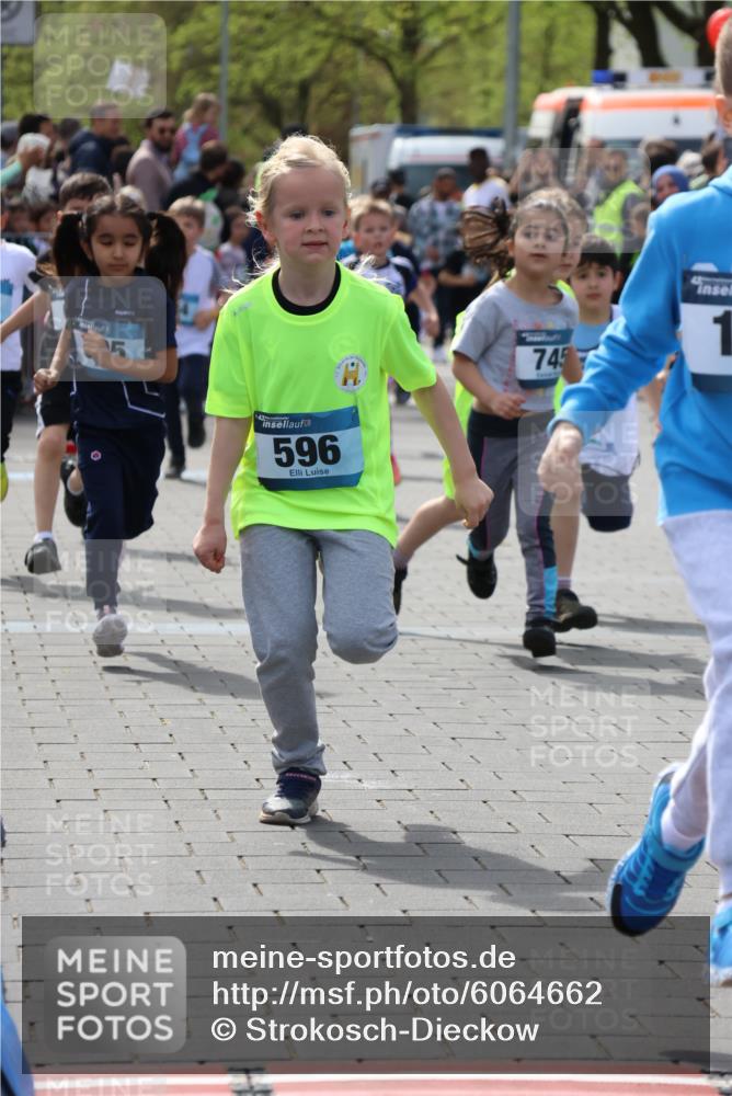 07.04.2024 - 43. Internationalen Wilhelmsburger Insellauf Strokosch-Dieckow http://msf.ph/oto/6064662 07.04.2024 13:10:03 Ziel 32, 108, 128, 177, 229, 297, 330, 409, 410, 595, 596, 602, 604, 605, 680, 715, 736, 740, 745, 747, 755, 776, 897, 928, 934, 1086, 1109 meine-sportfotos.de