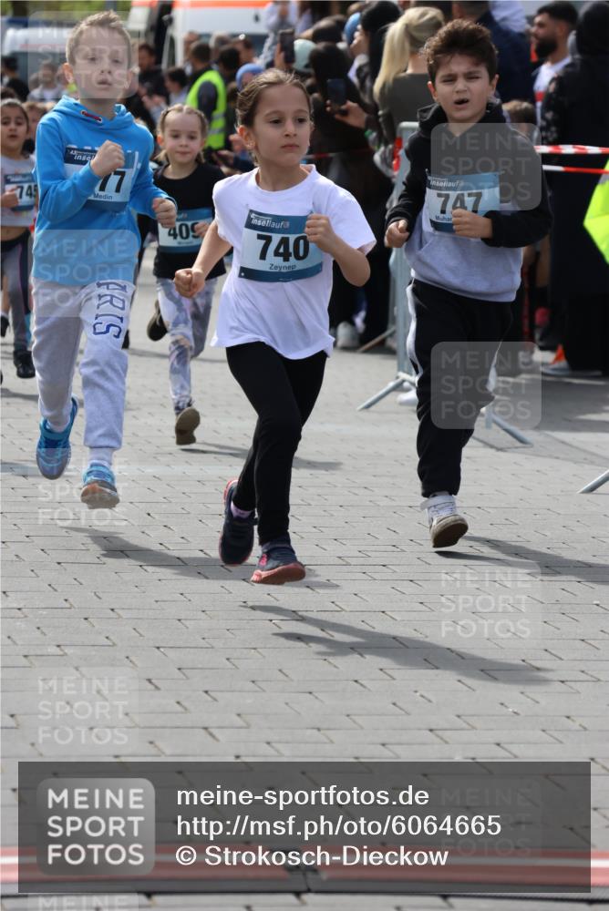 07.04.2024 - 43. Internationalen Wilhelmsburger Insellauf Strokosch-Dieckow http://msf.ph/oto/6064665 07.04.2024 13:10:01 Ziel 32, 71, 108, 128, 177, 229, 297, 330, 409, 410, 436, 595, 596, 602, 604, 605, 680, 736, 740, 745, 747, 755, 776, 897, 928, 934, 1086, 1109 meine-sportfotos.de