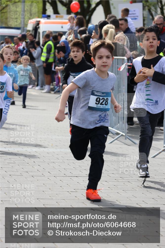 07.04.2024 - 43. Internationalen Wilhelmsburger Insellauf Strokosch-Dieckow http://msf.ph/oto/6064668 07.04.2024 13:10:00 Ziel 71, 108, 128, 177, 229, 297, 330, 409, 410, 436, 595, 596, 602, 604, 605, 680, 736, 740, 745, 747, 755, 776, 897, 928, 934, 1086, 1109 meine-sportfotos.de