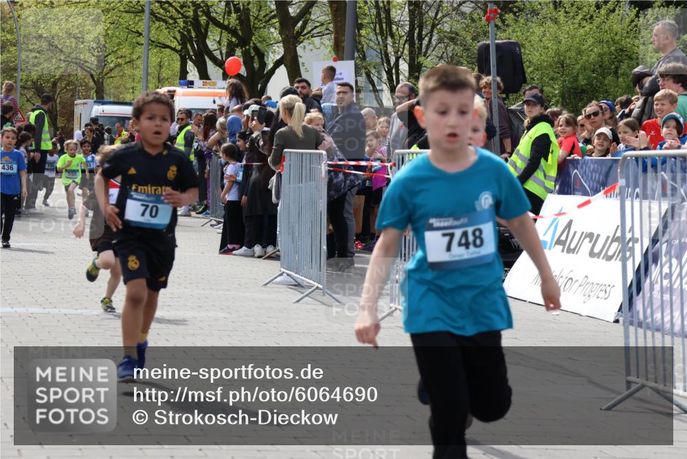 07.04.2024 - 43. Internationalen Wilhelmsburger Insellauf Strokosch-Dieckow http://msf.ph/oto/6064690 07.04.2024 13:09:42 Ziel 2, 30, 66, 70, 289, 343, 436, 440, 590, 735, 748, 1060, 1070 meine-sportfotos.de