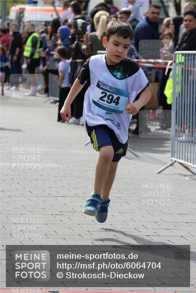 07.04.2024 - 43. Internationalen Wilhelmsburger Insellauf Strokosch-Dieckow http://msf.ph/oto/6064704 07.04.2024 13:09:33 Ziel 30, 66, 70, 294, 440, 748, 1060, 1064 meine-sportfotos.de