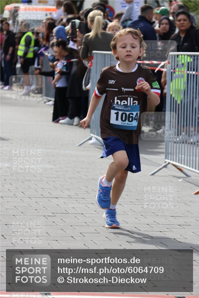 07.04.2024 - 43. Internationalen Wilhelmsburger Insellauf Strokosch-Dieckow http://msf.ph/oto/6064709 07.04.2024 13:09:29 Ziel 66, 294, 748, 1060, 1064 meine-sportfotos.de