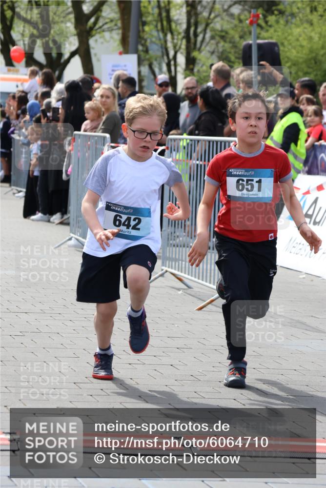 07.04.2024 - 43. Internationalen Wilhelmsburger Insellauf Strokosch-Dieckow http://msf.ph/oto/6064710 07.04.2024 13:09:20 Ziel 294, 642, 651, 1064 meine-sportfotos.de
