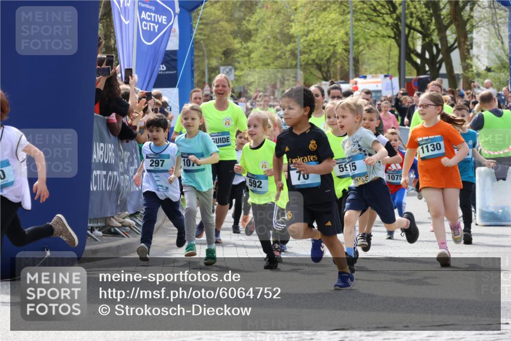 07.04.2024 - 43. Internationalen Wilhelmsburger Insellauf Strokosch-Dieckow http://msf.ph/oto/6064752 07.04.2024 13:04:41 Ziel 3107, 3108, 15, 32, 37, 53, 68, 92, 108, 229, 297, 304, 334, 336, 337, 338, 339, 340, 342, 343, 365, 367, 375, 390, 399, 409, 410, 411, 412, 414, 433, 445, 447, 588, 602, 605, 628, 651, 712, 713, 716, 717, 719, 720, 721, 723, 724, 725, 727, 728, 729, 730, 744, 745, 746, 747, 748, 749, 750, 752, 753, 754, 913, 916, 918, 921, 922, 923, 926, 1075, 1076, 1086, 1114, 1115, 1125, 1128 meine-sportfotos.de