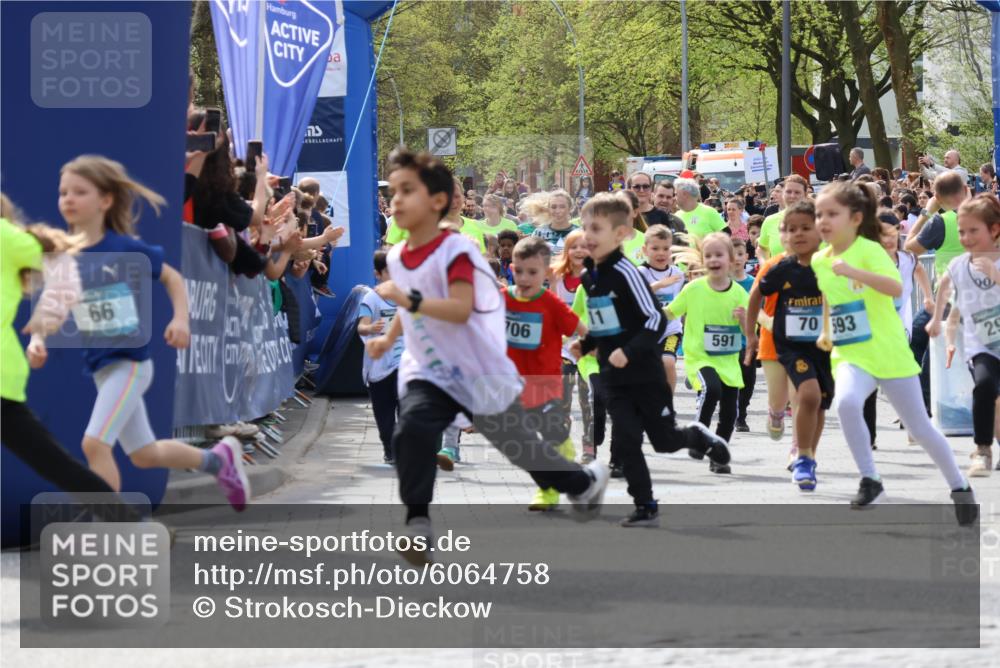 07.04.2024 - 43. Internationalen Wilhelmsburger Insellauf Strokosch-Dieckow http://msf.ph/oto/6064758 07.04.2024 13:04:40 Ziel 3108, 15, 32, 37, 39, 53, 68, 92, 108, 229, 297, 304, 327, 330, 338, 339, 340, 343, 365, 367, 375, 390, 399, 409, 410, 411, 412, 414, 433, 445, 447, 588, 602, 605, 628, 651, 712, 713, 716, 717, 720, 721, 723, 724, 725, 727, 728, 729, 730, 744, 745, 746, 747, 748, 749, 750, 752, 753, 754, 913, 918, 922, 926, 1075, 1076, 1086, 1114, 1115, 1125, 1128 meine-sportfotos.de