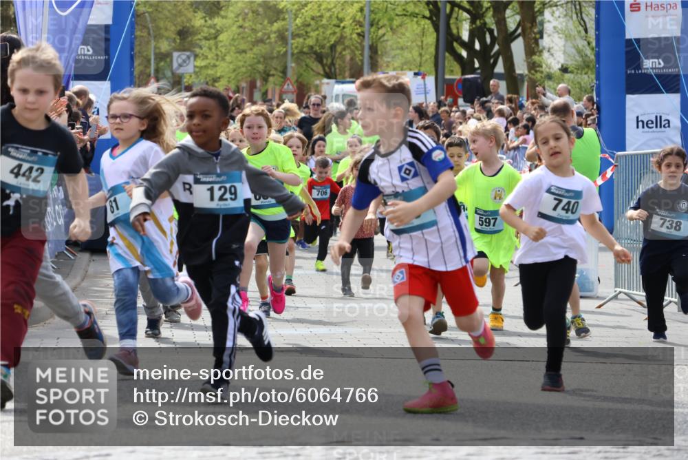 07.04.2024 - 43. Internationalen Wilhelmsburger Insellauf Strokosch-Dieckow http://msf.ph/oto/6064766 07.04.2024 13:04:36 Ziel 2, 15, 30, 32, 37, 39, 66, 68, 70, 71, 81, 92, 99, 228, 229, 289, 290, 294, 297, 304, 305, 327, 329, 330, 365, 367, 399, 410, 411, 414, 433, 440, 442, 588, 589, 590, 591, 592, 593, 594, 595, 596, 597, 598, 599, 600, 605, 628, 706, 711, 713, 727, 732, 736, 738, 746, 747, 748, 1064, 1073, 1075, 1109, 1125, 1128, 1130 meine-sportfotos.de