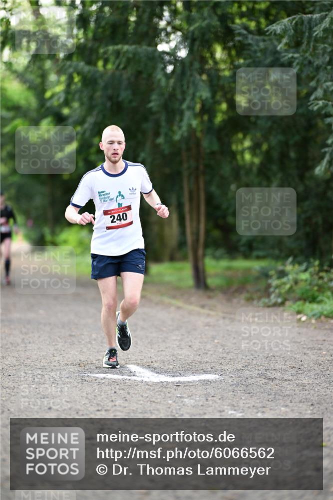 14.04.2024 - Hammer Lauf Dr. Thomas Lammeyer http://msf.ph/oto/6066562 14.04.2024 11:00:43 Laufen 2, 1986, 240 meine-sportfotos.de