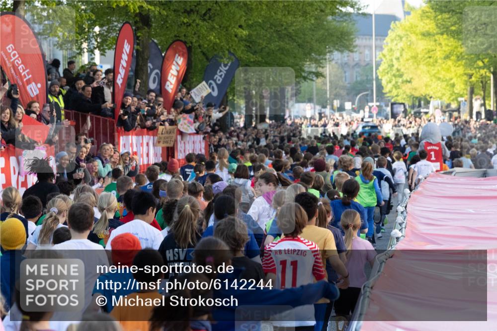 27.04.2024 - Das Zehntel Michael Strokosch http://msf.ph/oto/6142244 27.04.2024 08:30:41 Laufen 82261692, 1991, 6, 9, 11, 1 meine-sportfotos.de