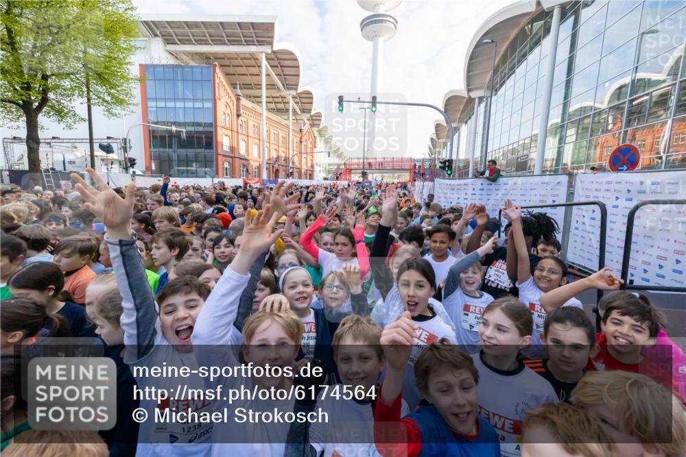 27.04.2024 - Das Zehntel Michael Strokosch http://msf.ph/oto/6174564 27.04.2024 08:16:29 Allgemein zum Event 1238, 29, 2962, 232, 86, 4 meine-sportfotos.de