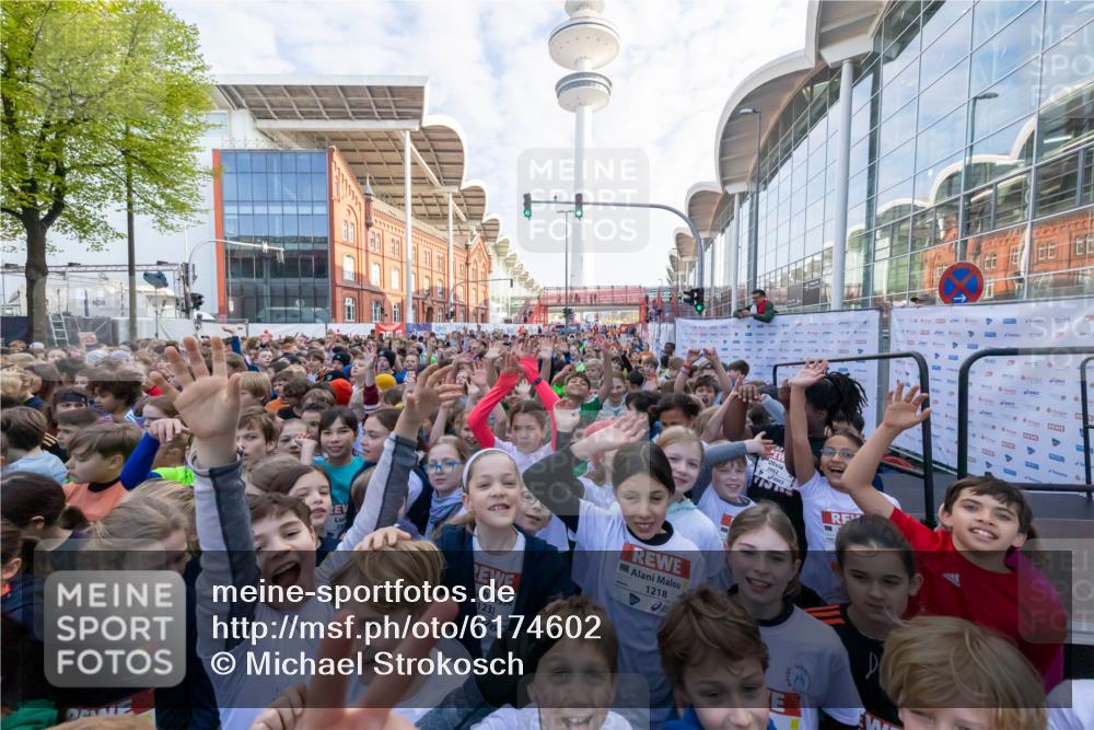 27.04.2024 - Das Zehntel Michael Strokosch http://msf.ph/oto/6174602 27.04.2024 08:16:29 Allgemein zum Event 1232, 1218, 90, 9, 15, 25, 19, 37 meine-sportfotos.de