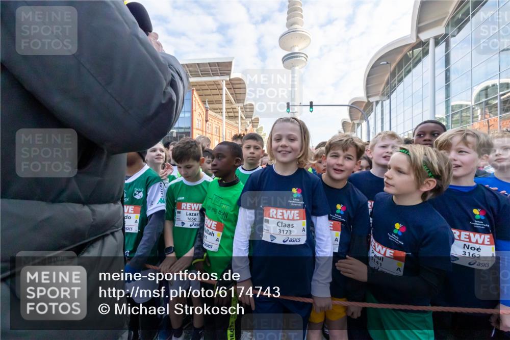 27.04.2024 - Das Zehntel Michael Strokosch http://msf.ph/oto/6174743 27.04.2024 08:17:06 Allgemein zum Event 1650, 51, 3173, 3141, 3162 meine-sportfotos.de