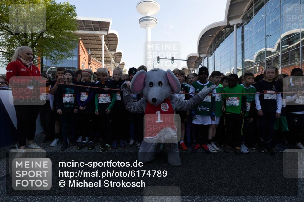 27.04.2024 - Das Zehntel Michael Strokosch http://msf.ph/oto/6174789 27.04.2024 08:29:40 Allgemein zum Event 3177, 3161, 038, 178, 3168, 1661, 3173 meine-sportfotos.de