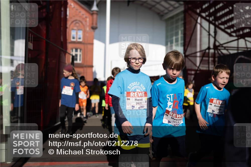 27.04.2024 - Das Zehntel Michael Strokosch http://msf.ph/oto/6212278 27.04.2024 08:00:54 Allgemein zum Event 2621, 1513, 1509 meine-sportfotos.de