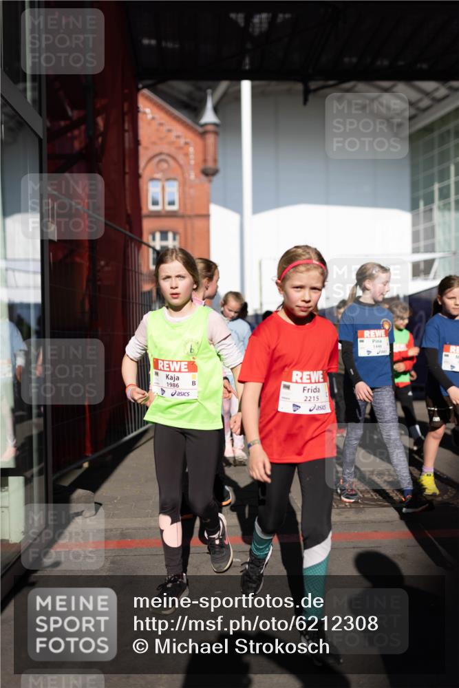 27.04.2024 - Das Zehntel Michael Strokosch http://msf.ph/oto/6212308 27.04.2024 08:01:02 Allgemein zum Event 1986, 2215, 1446 meine-sportfotos.de