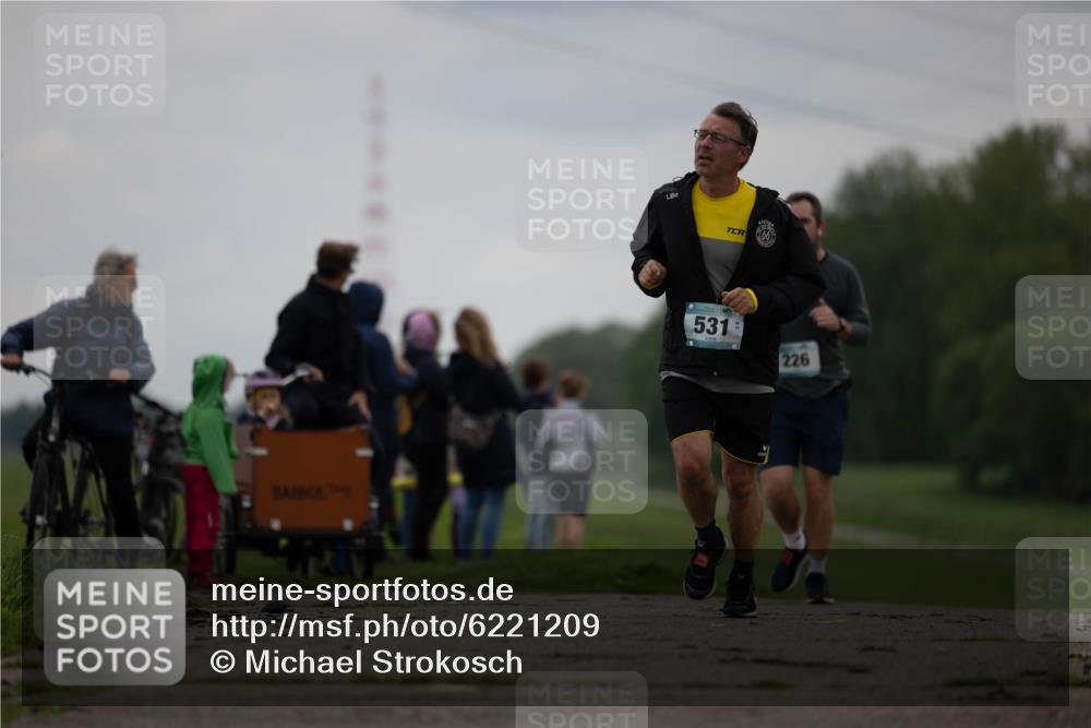 05.05.2024 - 7. Wedeler Halbmarathon Michael Strokosch http://msf.ph/oto/6221209 05.05.2024 11:22:24 Laufen 99, 531, 226 meine-sportfotos.de