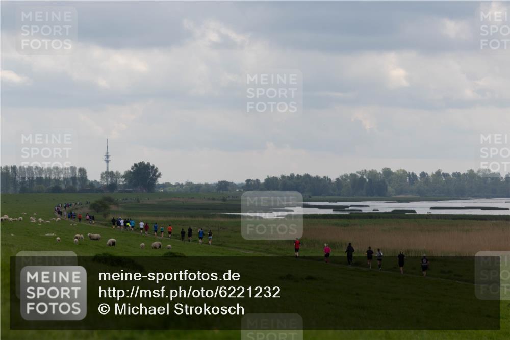 05.05.2024 - 7. Wedeler Halbmarathon Michael Strokosch http://msf.ph/oto/6221232 05.05.2024 11:22:57 Laufen  meine-sportfotos.de