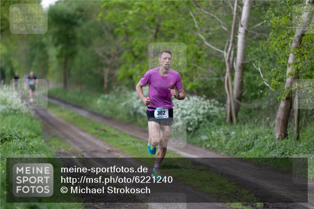 05.05.2024 - 7. Wedeler Halbmarathon Michael Strokosch http://msf.ph/oto/6221240 05.05.2024 10:23:34 Laufen 302, 811 meine-sportfotos.de