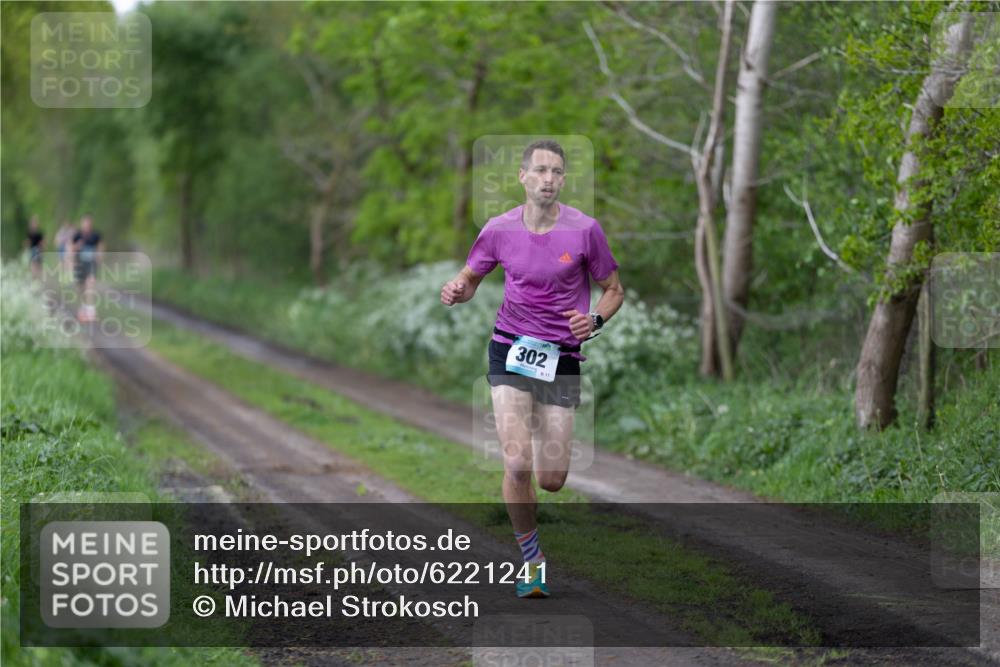 05.05.2024 - 7. Wedeler Halbmarathon Michael Strokosch http://msf.ph/oto/6221241 05.05.2024 10:23:35 Laufen 302 meine-sportfotos.de