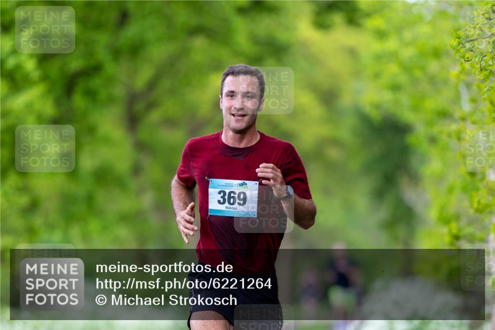 05.05.2024 - 7. Wedeler Halbmarathon Michael Strokosch http://msf.ph/oto/6221264 05.05.2024 10:24:34 Laufen 56, 369 meine-sportfotos.de