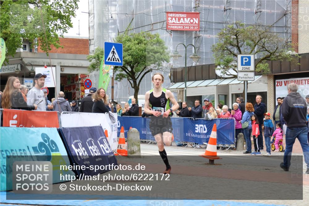 05.05.2024 - 7. Wedeler Halbmarathon Strokosch-Dieckow http://msf.ph/oto/6222172 05.05.2024 11:16:47 Ziel 685 meine-sportfotos.de