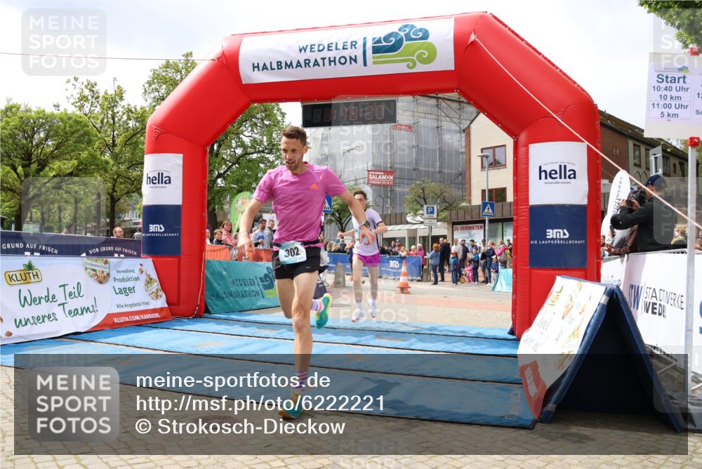 05.05.2024 - 7. Wedeler Halbmarathon Strokosch-Dieckow http://msf.ph/oto/6222221 05.05.2024 11:18:19 Ziel 90, 302, 591, 908 meine-sportfotos.de