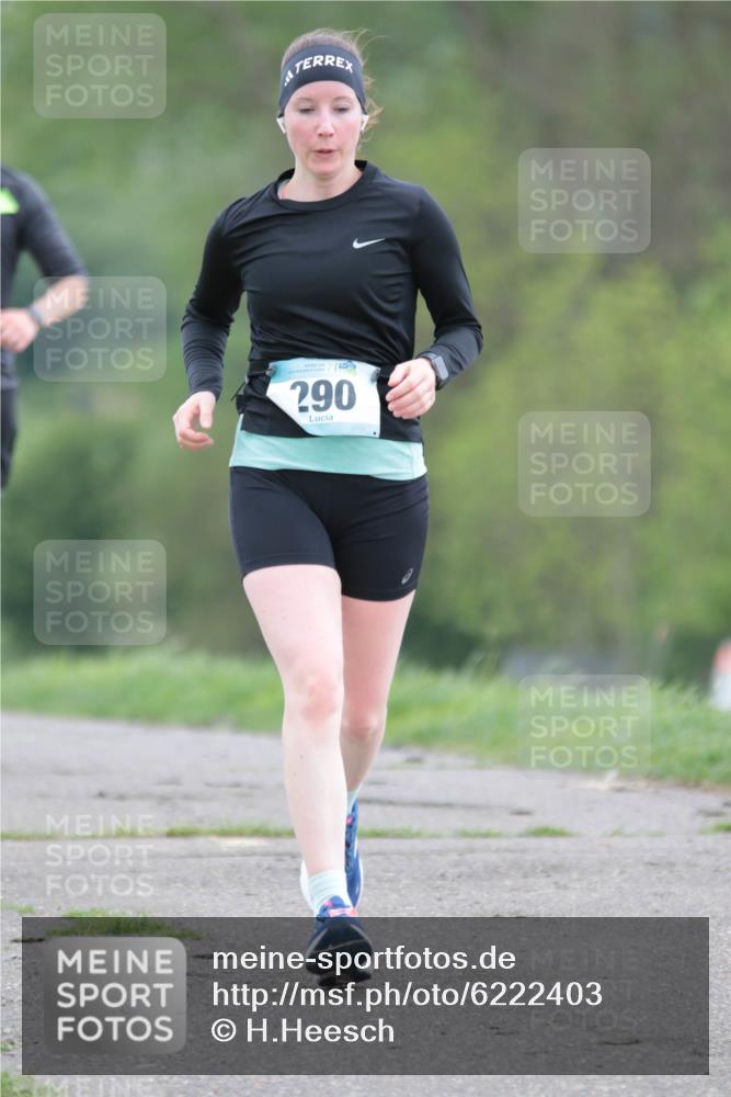 05.05.2024 - 7. Wedeler Halbmarathon H.Heesch http://msf.ph/oto/6222403 05.05.2024 11:17:39 Laufen 20, 290 meine-sportfotos.de