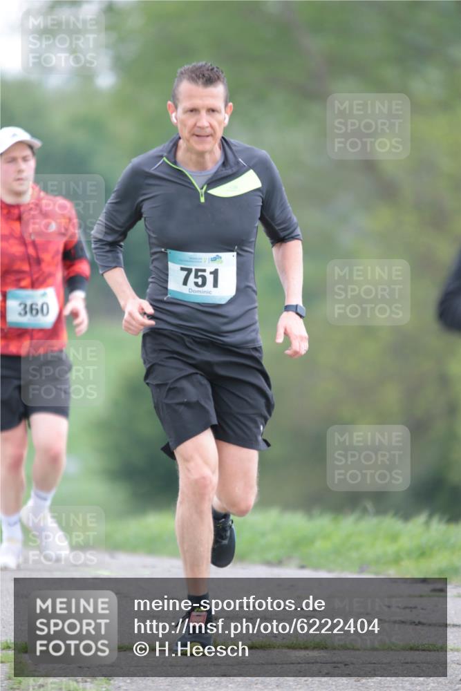 05.05.2024 - 7. Wedeler Halbmarathon H.Heesch http://msf.ph/oto/6222404 05.05.2024 11:17:40 Laufen 360, 751 meine-sportfotos.de