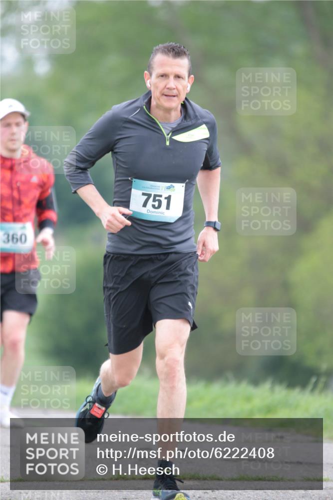 05.05.2024 - 7. Wedeler Halbmarathon H.Heesch http://msf.ph/oto/6222408 05.05.2024 11:17:41 Laufen 360, 751 meine-sportfotos.de