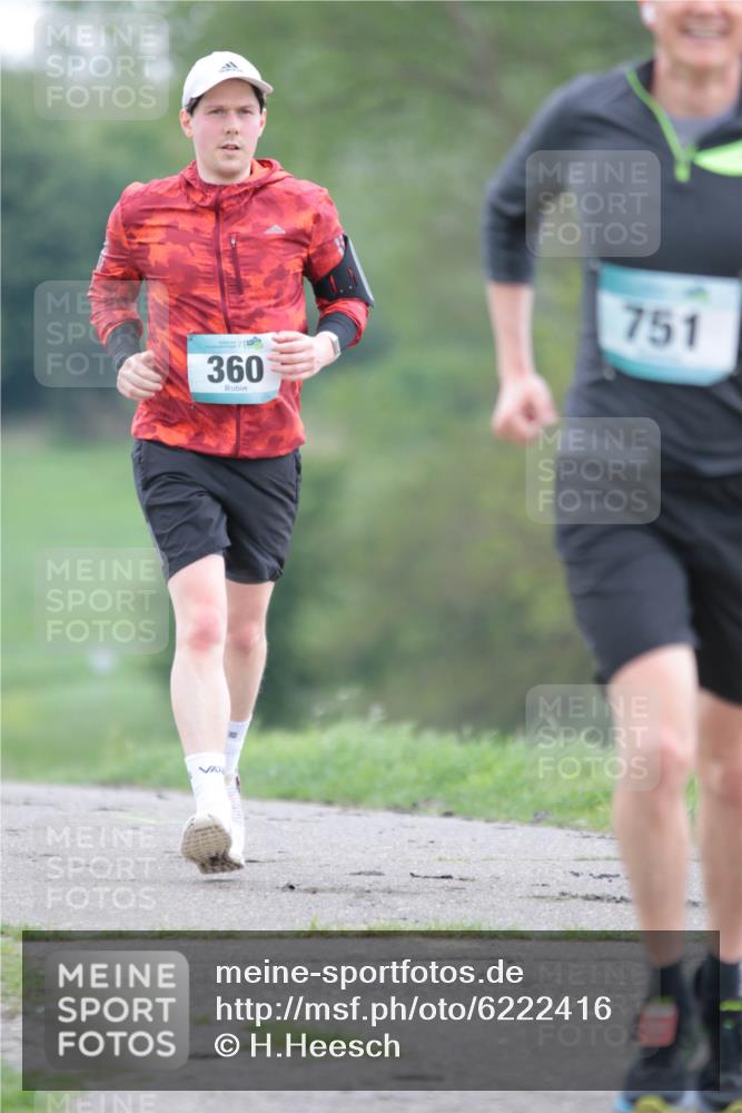 05.05.2024 - 7. Wedeler Halbmarathon H.Heesch http://msf.ph/oto/6222416 05.05.2024 11:17:42 Laufen 360, 751 meine-sportfotos.de