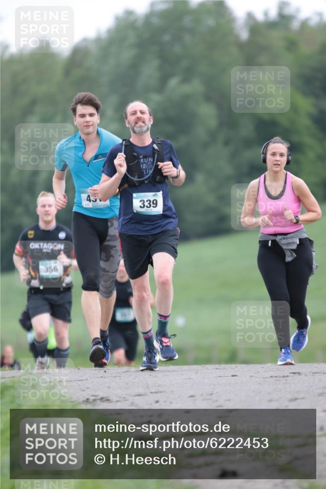 05.05.2024 - 7. Wedeler Halbmarathon H.Heesch http://msf.ph/oto/6222453 05.05.2024 11:17:46 Laufen 356, 61, 339 meine-sportfotos.de