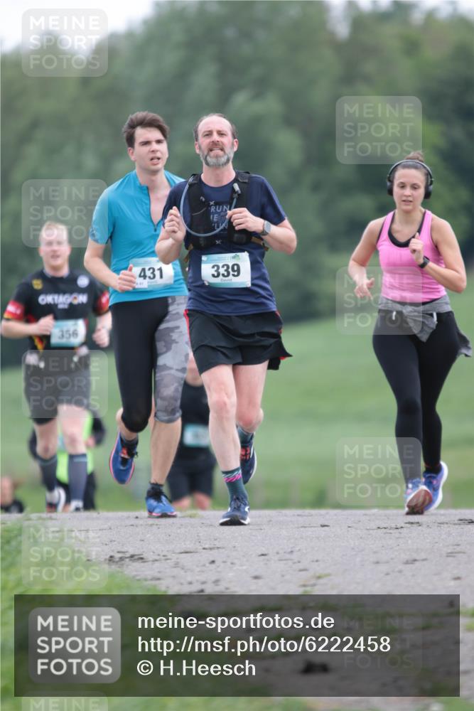 05.05.2024 - 7. Wedeler Halbmarathon H.Heesch http://msf.ph/oto/6222458 05.05.2024 11:17:47 Laufen 431, 356, 339 meine-sportfotos.de