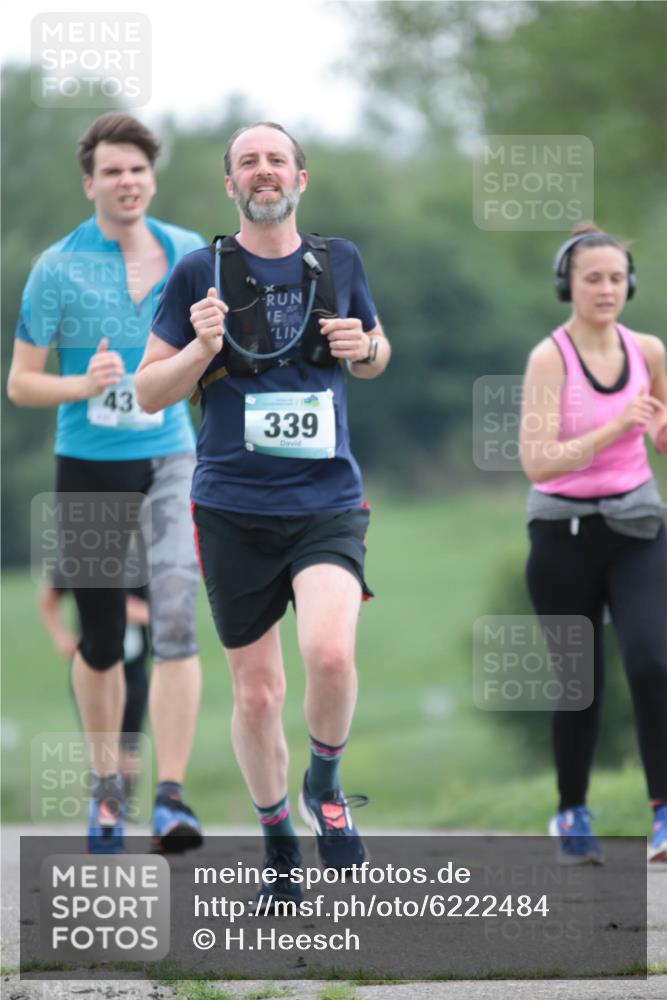 05.05.2024 - 7. Wedeler Halbmarathon H.Heesch http://msf.ph/oto/6222484 05.05.2024 11:17:49 Laufen 43, 339 meine-sportfotos.de