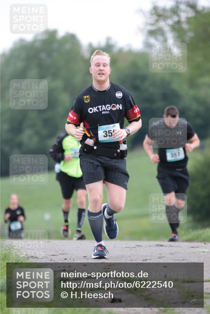 05.05.2024 - 7. Wedeler Halbmarathon H.Heesch http://msf.ph/oto/6222540 05.05.2024 11:17:53 Laufen 35, 357 meine-sportfotos.de