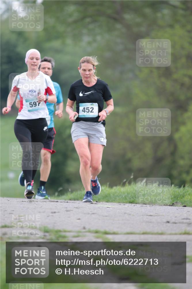 05.05.2024 - 7. Wedeler Halbmarathon H.Heesch http://msf.ph/oto/6222713 05.05.2024 11:18:07 Laufen 597, 452 meine-sportfotos.de