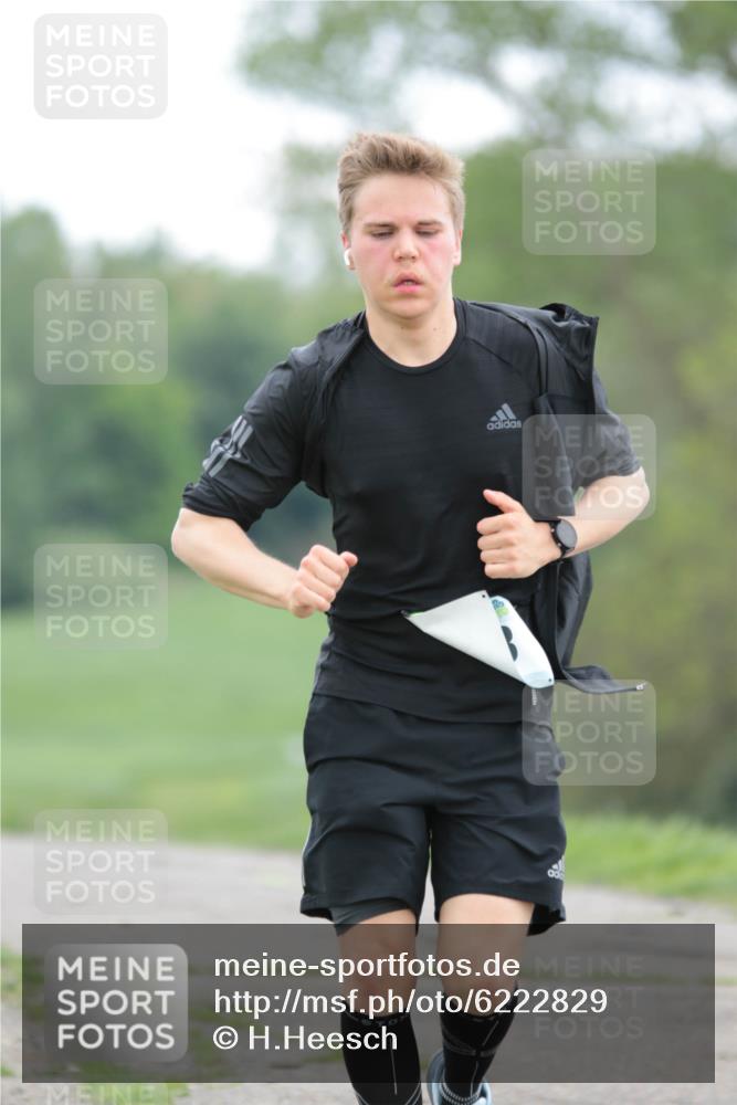 05.05.2024 - 7. Wedeler Halbmarathon H.Heesch http://msf.ph/oto/6222829 05.05.2024 11:18:28 Laufen  meine-sportfotos.de