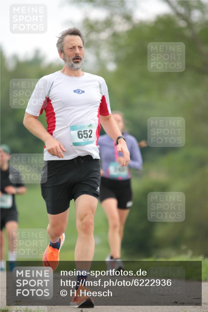 05.05.2024 - 7. Wedeler Halbmarathon H.Heesch http://msf.ph/oto/6222936 05.05.2024 11:18:37 Laufen 652 meine-sportfotos.de
