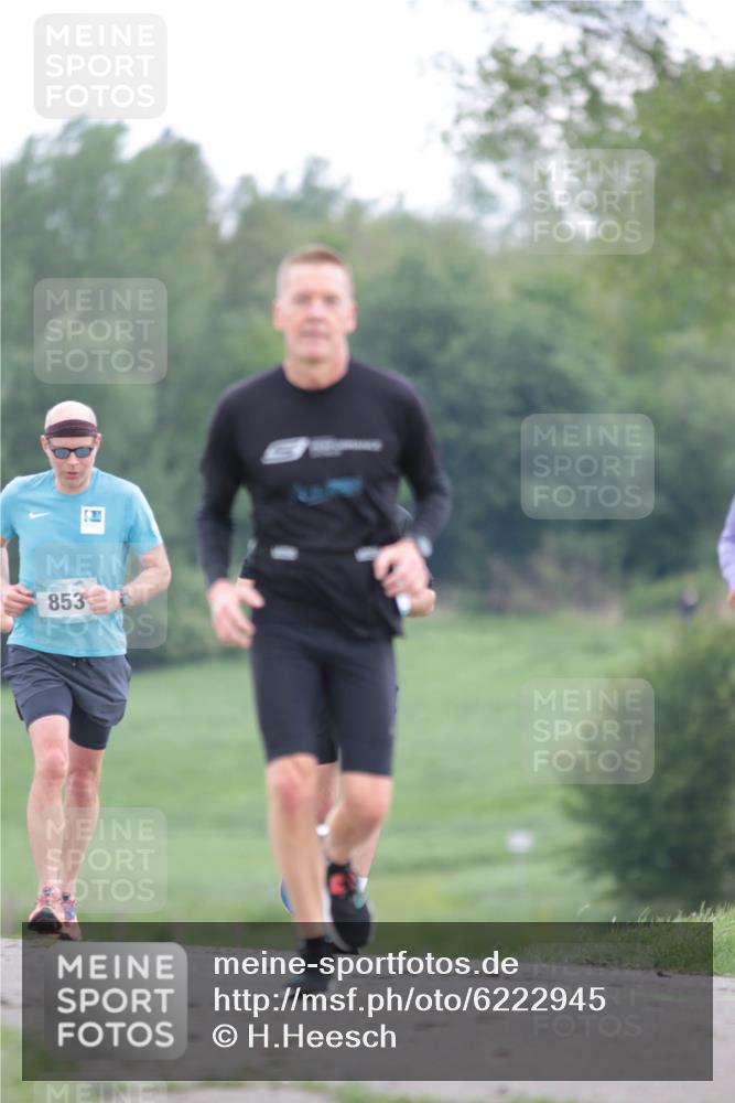 05.05.2024 - 7. Wedeler Halbmarathon H.Heesch http://msf.ph/oto/6222945 05.05.2024 11:18:39 Laufen 853 meine-sportfotos.de
