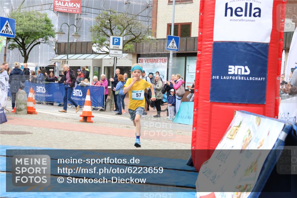 05.05.2024 - 7. Wedeler Halbmarathon Strokosch-Dieckow http://msf.ph/oto/6223659 05.05.2024 11:22:39 Ziel 57 meine-sportfotos.de