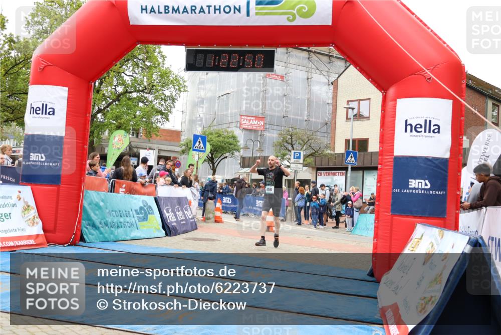 05.05.2024 - 7. Wedeler Halbmarathon Strokosch-Dieckow http://msf.ph/oto/6223737 05.05.2024 11:22:49 Ziel 458 meine-sportfotos.de