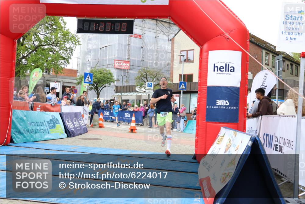 05.05.2024 - 7. Wedeler Halbmarathon Strokosch-Dieckow http://msf.ph/oto/6224017 05.05.2024 11:23:17 Ziel 240, 524, 842, 846 meine-sportfotos.de
