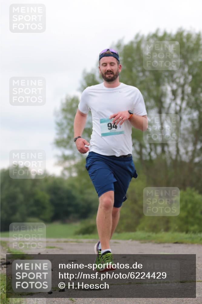 05.05.2024 - 7. Wedeler Halbmarathon H.Heesch http://msf.ph/oto/6224429 05.05.2024 11:22:23 Laufen 94 meine-sportfotos.de