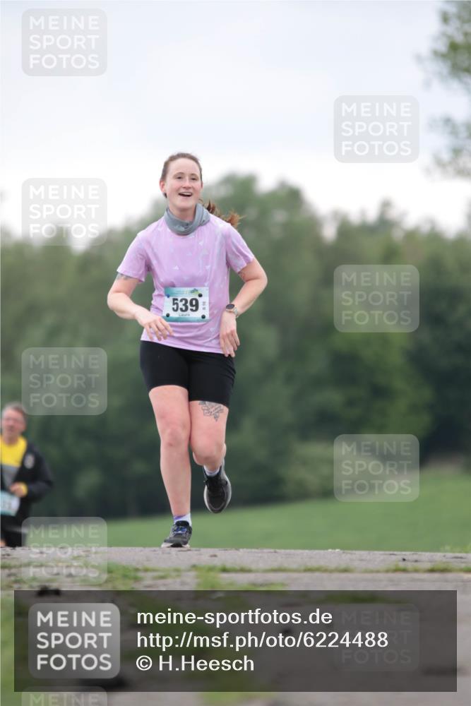 05.05.2024 - 7. Wedeler Halbmarathon H.Heesch http://msf.ph/oto/6224488 05.05.2024 11:22:35 Laufen 539 meine-sportfotos.de