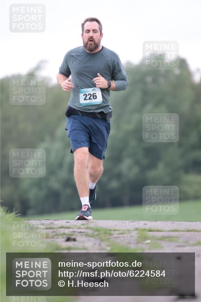 05.05.2024 - 7. Wedeler Halbmarathon H.Heesch http://msf.ph/oto/6224584 05.05.2024 11:22:44 Laufen 226 meine-sportfotos.de
