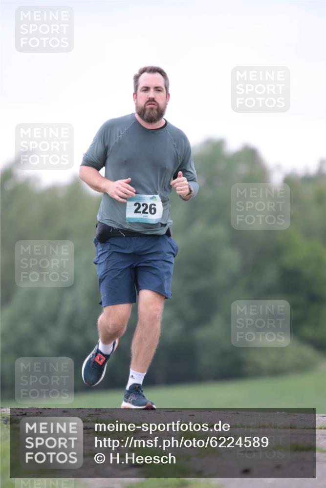 05.05.2024 - 7. Wedeler Halbmarathon H.Heesch http://msf.ph/oto/6224589 05.05.2024 11:22:45 Laufen 226 meine-sportfotos.de