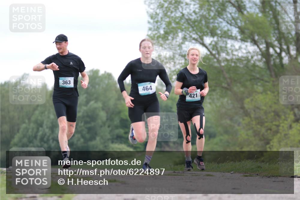 05.05.2024 - 7. Wedeler Halbmarathon H.Heesch http://msf.ph/oto/6224897 05.05.2024 11:16:03 Laufen 363, 464, 421 meine-sportfotos.de