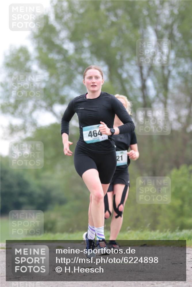 05.05.2024 - 7. Wedeler Halbmarathon H.Heesch http://msf.ph/oto/6224898 05.05.2024 11:16:05 Laufen 464, 7, 21 meine-sportfotos.de