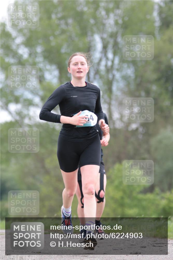 05.05.2024 - 7. Wedeler Halbmarathon H.Heesch http://msf.ph/oto/6224903 05.05.2024 11:16:05 Laufen 54, 87 meine-sportfotos.de